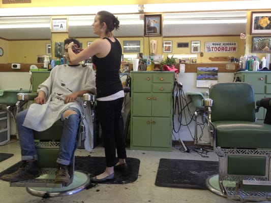 Joe King Barber & Styling Shop - Barbers