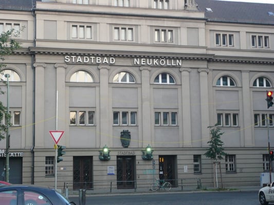 Stadtbad Neukölln Ganghoferstraße 3 12043 Berlin l.jpg